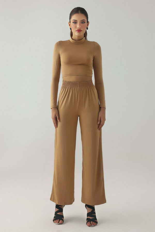 Rumi balıkçı yaka takım, 95% polyester ve 5% spandex karışımı