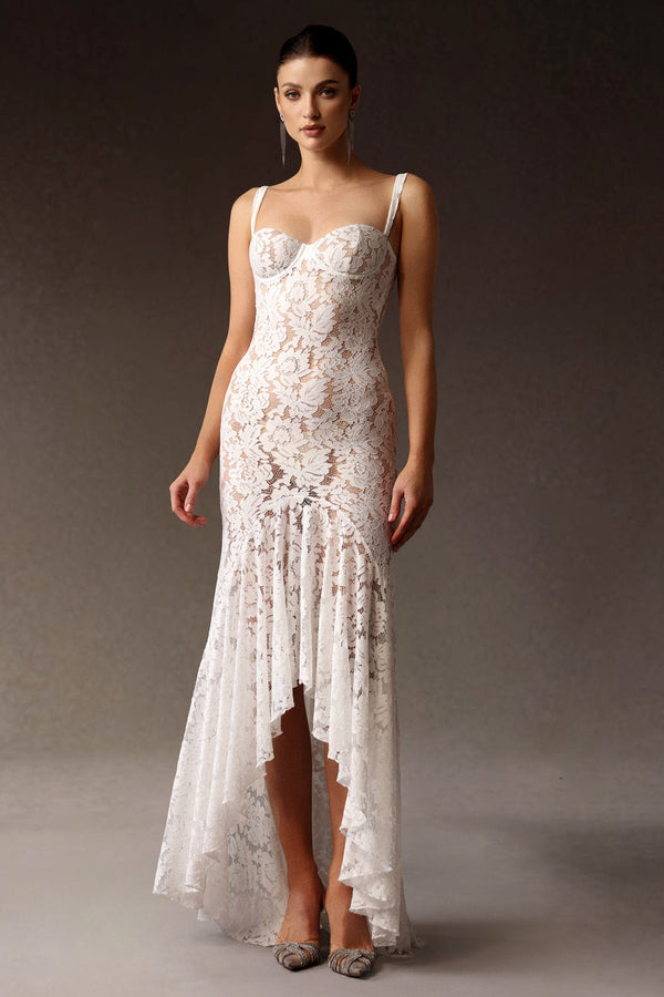 Uzun dantelli, kolsuz Nylah elbise, vücudu nazikçe sarar