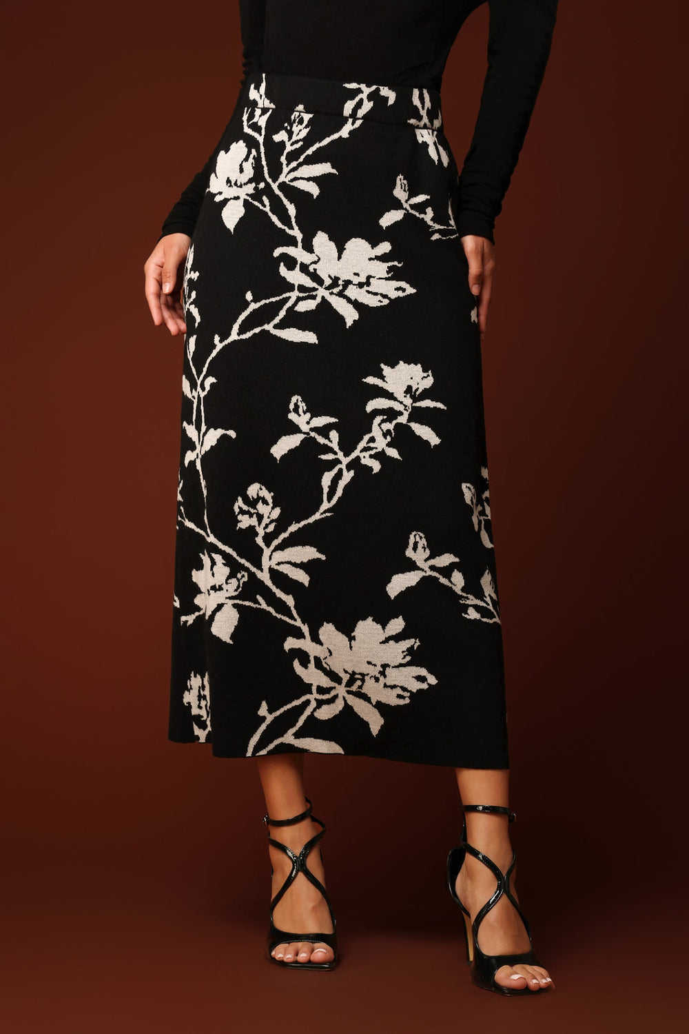 Faran Maxi Etek, acetate ipek yün karışımı, elde yıkanabilir.