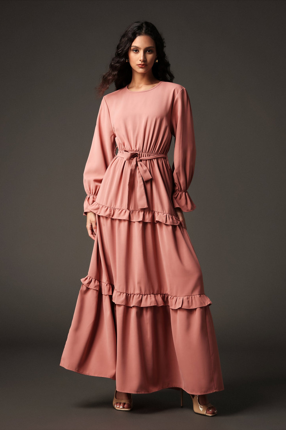 Fırfırlı uzun kollu yuvarlak yaka maxi elbise, polyester.