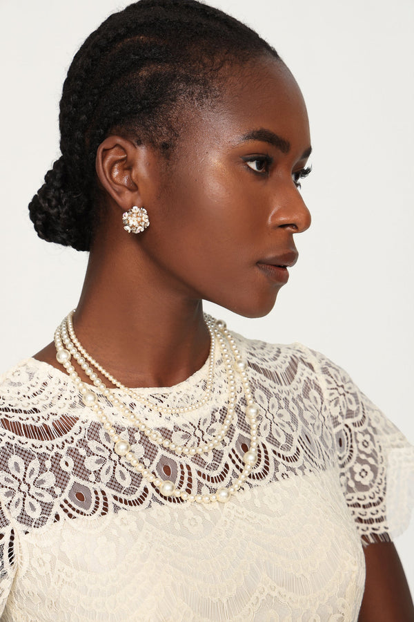 Maliya Çiçekli İnci ve Taş Detaylı Küpeler