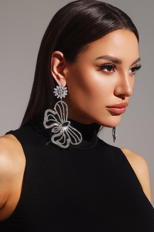 Kaia Kelebek Taş Detaylı Küpe