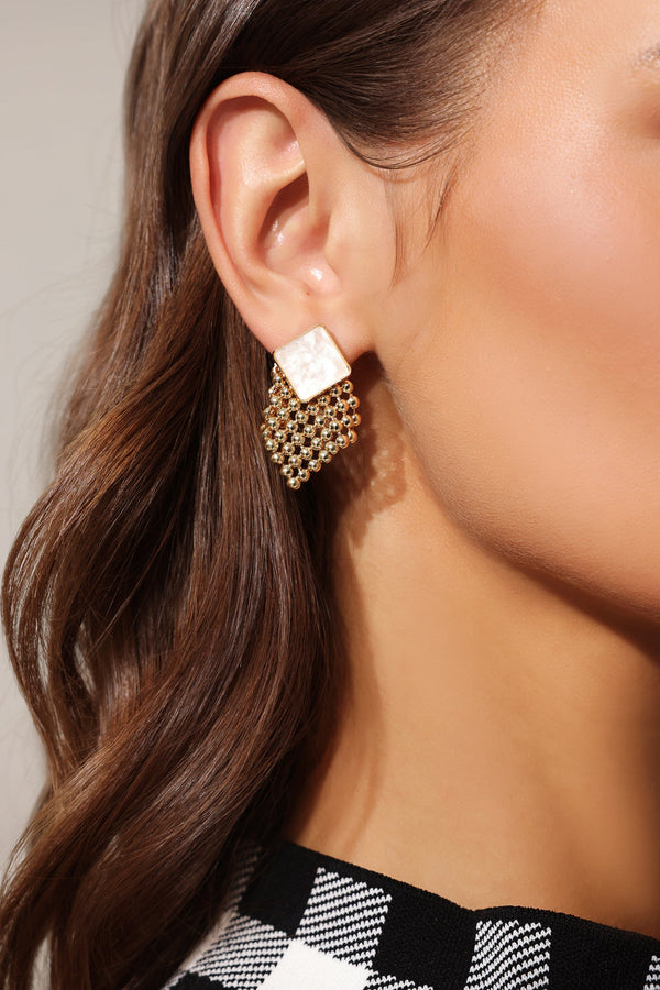 Romboid şekilli örgü tasarımlı Elspeth küpe