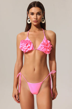 Halter yaka çiçek desenli bikini, renk tonları aydınlatmadan dolayı değişebilir