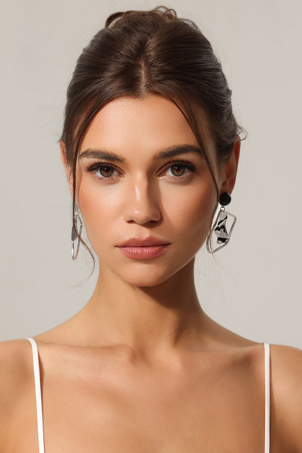 Zandy Uzay Metal Asimetrik Küpeler