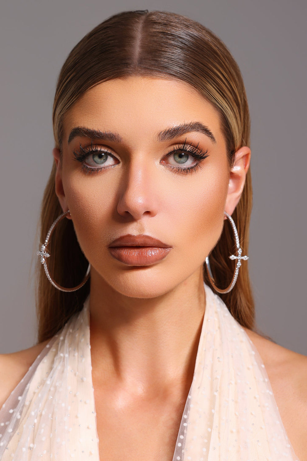 Taş detaylı, tatlı temalı daire küpeler