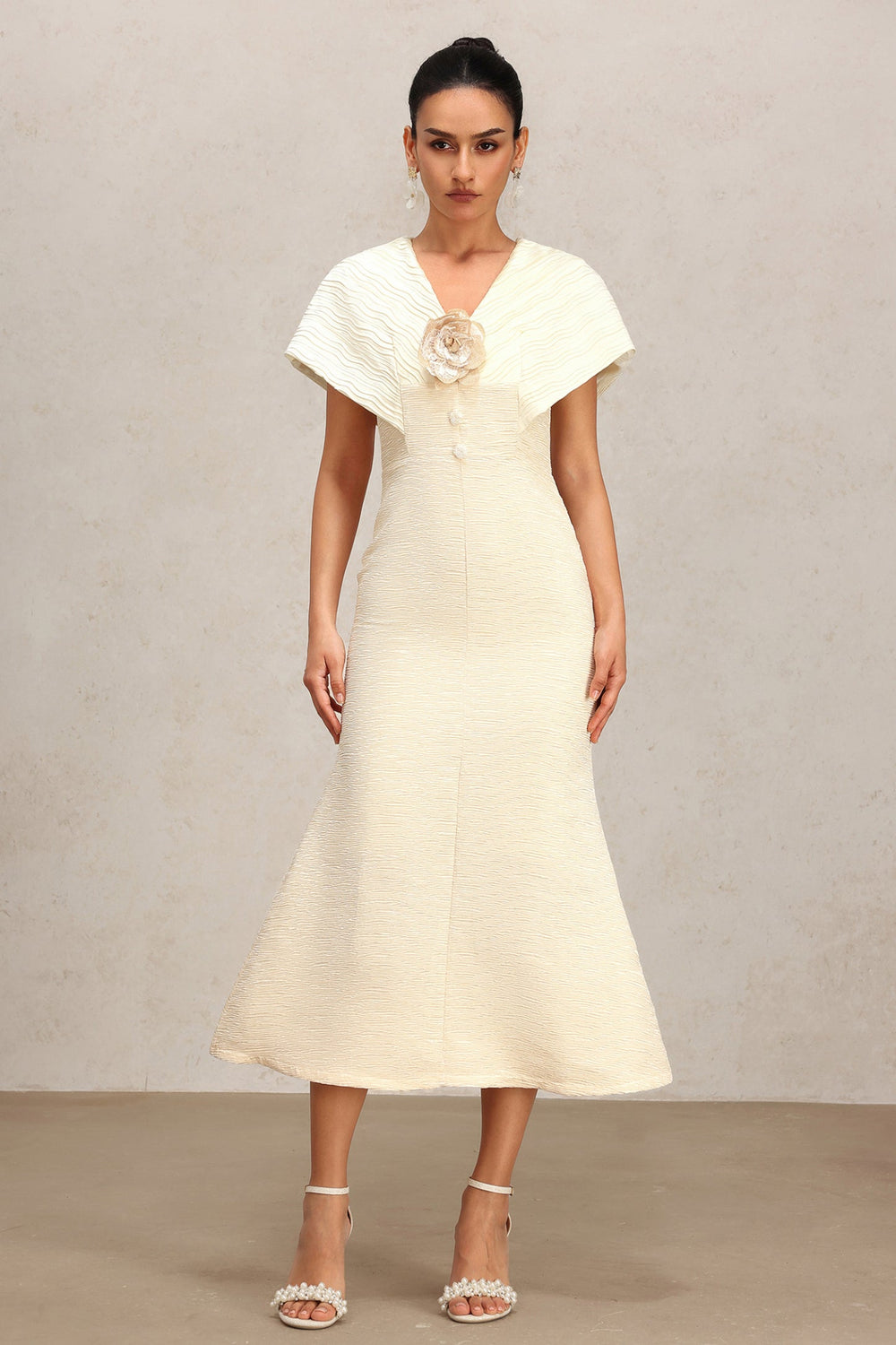 V yaka çiçek desenli fishtail midi elbise