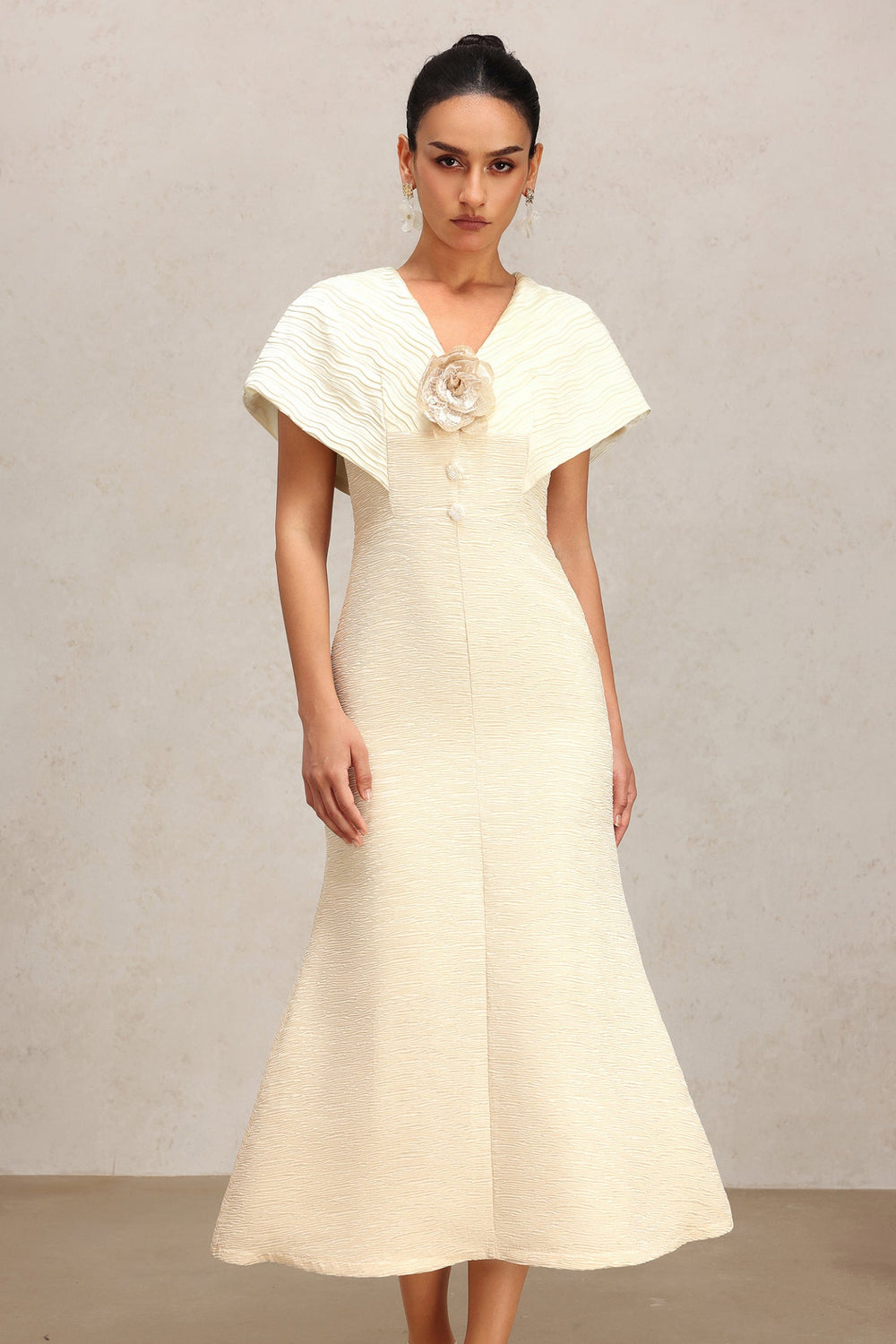 V yaka çiçek desenli fishtail midi elbise