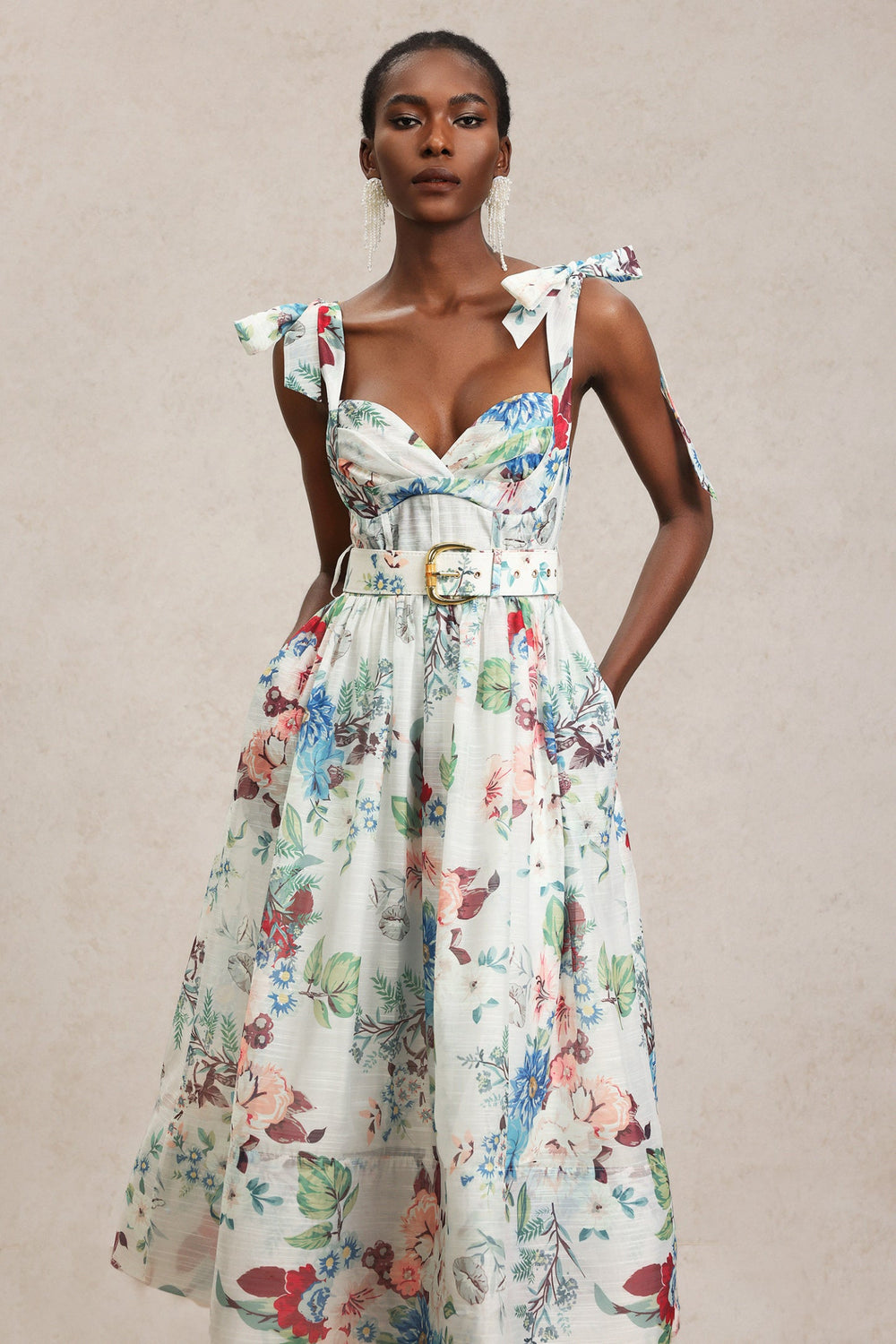 Floral desenli halter yaka midi elbise, çok renkli.