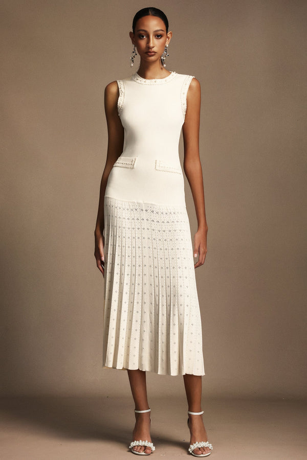 Sleeveless round neck long dress in a smooth fabric