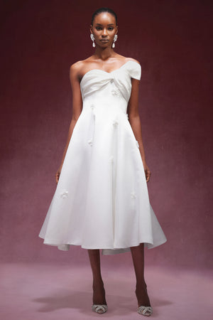 Livia Çiçek Detaylı Fiyonklu Straplez Midi Elbise