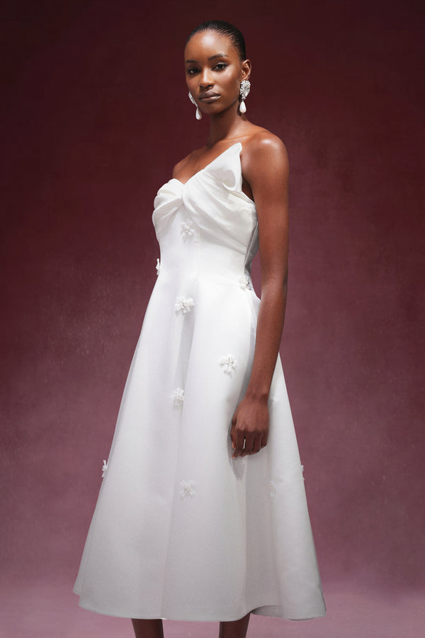 Livia Çiçek Detaylı Fiyonklu Straplez Midi Elbise