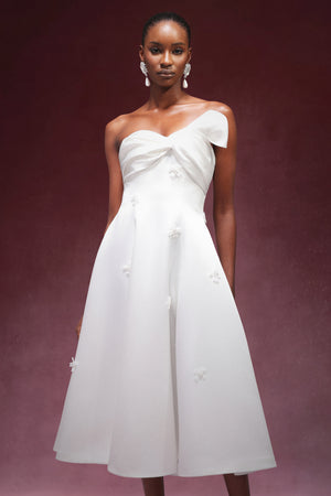 Livia Çiçek Detaylı Fiyonklu Straplez Midi Elbise