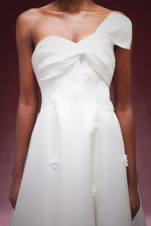 Livia Çiçek Detaylı Fiyonklu Straplez Midi Elbise