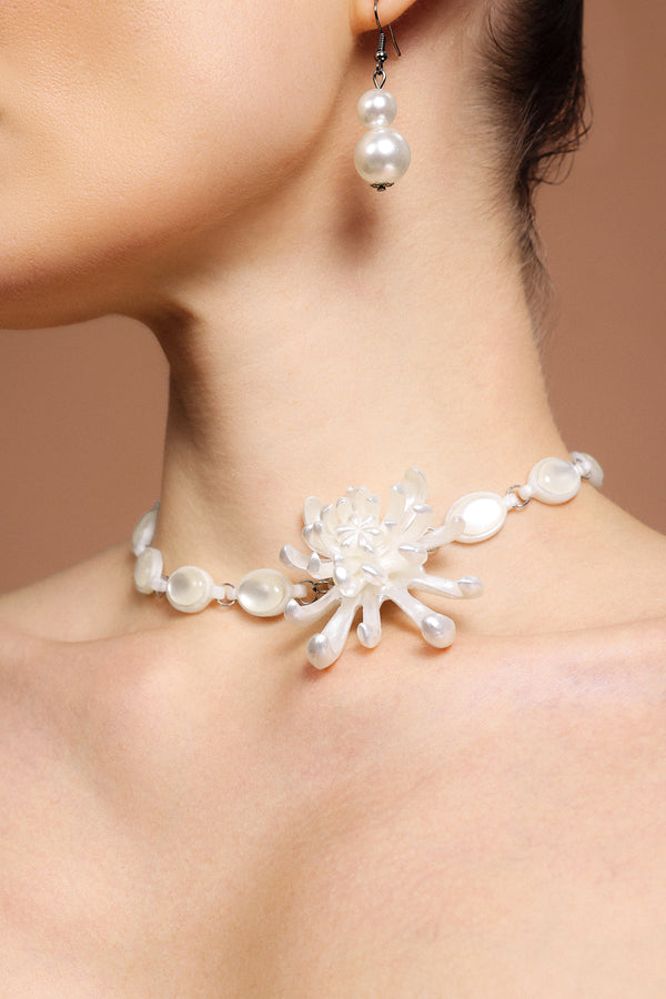 Zandy Çiçek Desenli Krizantem Küpeler