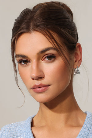 Delisy Taş ve İnci Detaylı Küpeler