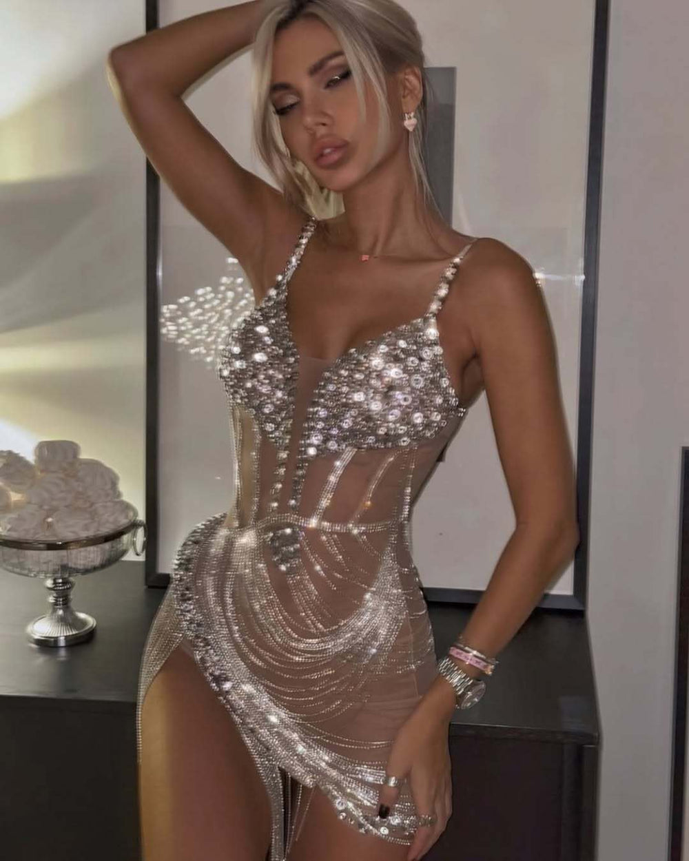 Miriam V yaka mini elbise, taş püsküllü detaylı