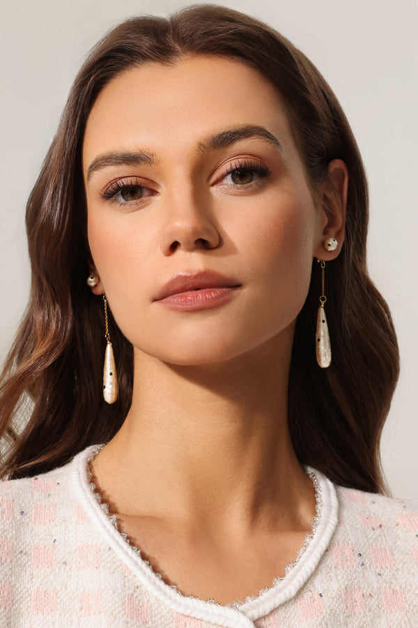 Dalgalı Püsküllü Menekşe Küpe