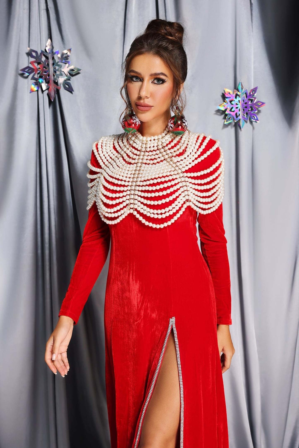 İnci detaylı üst ve kadife uzun elbise, polyester kumaş.