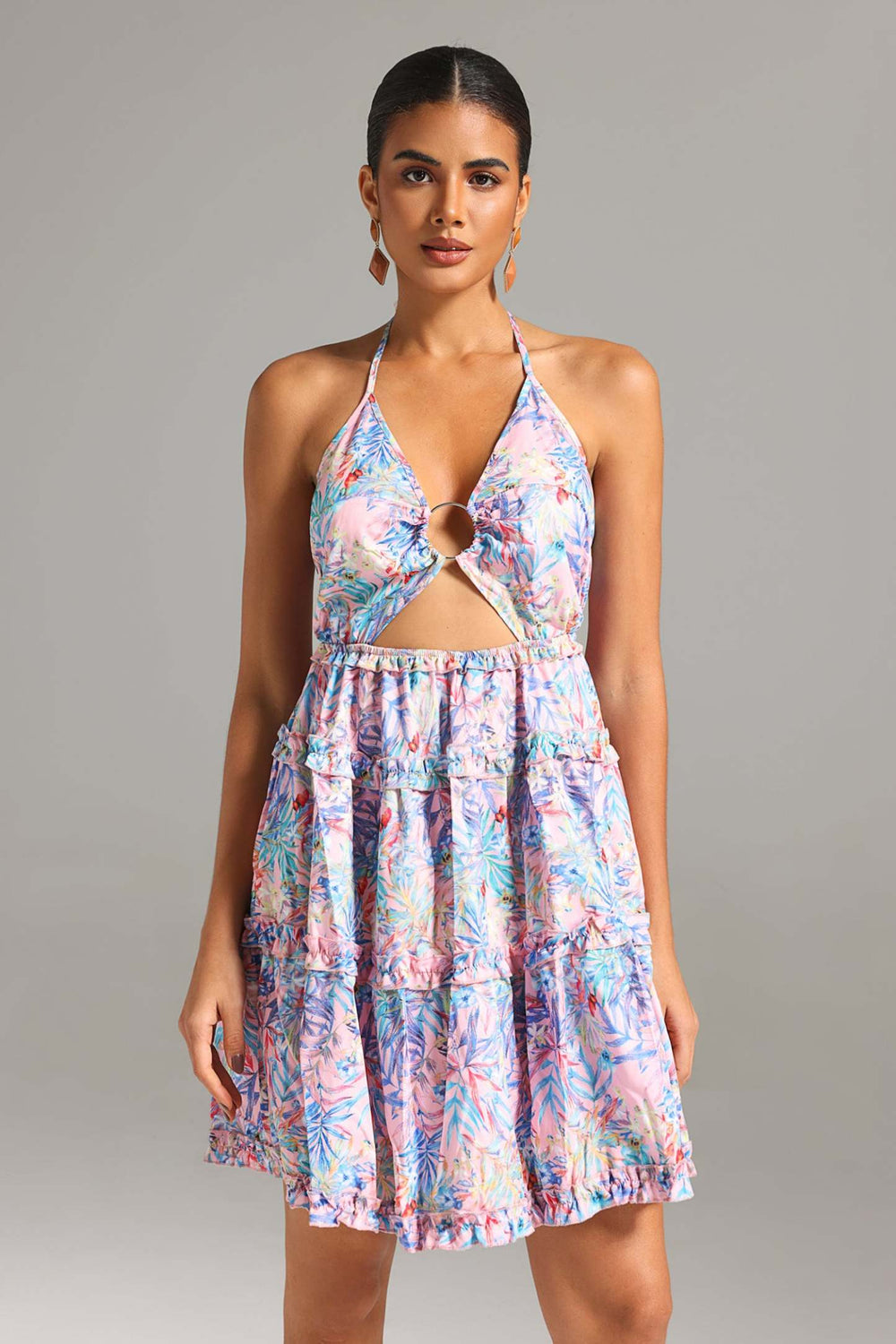 Halter yaka Edan baskılı mini elbise, polyester kumaştan.