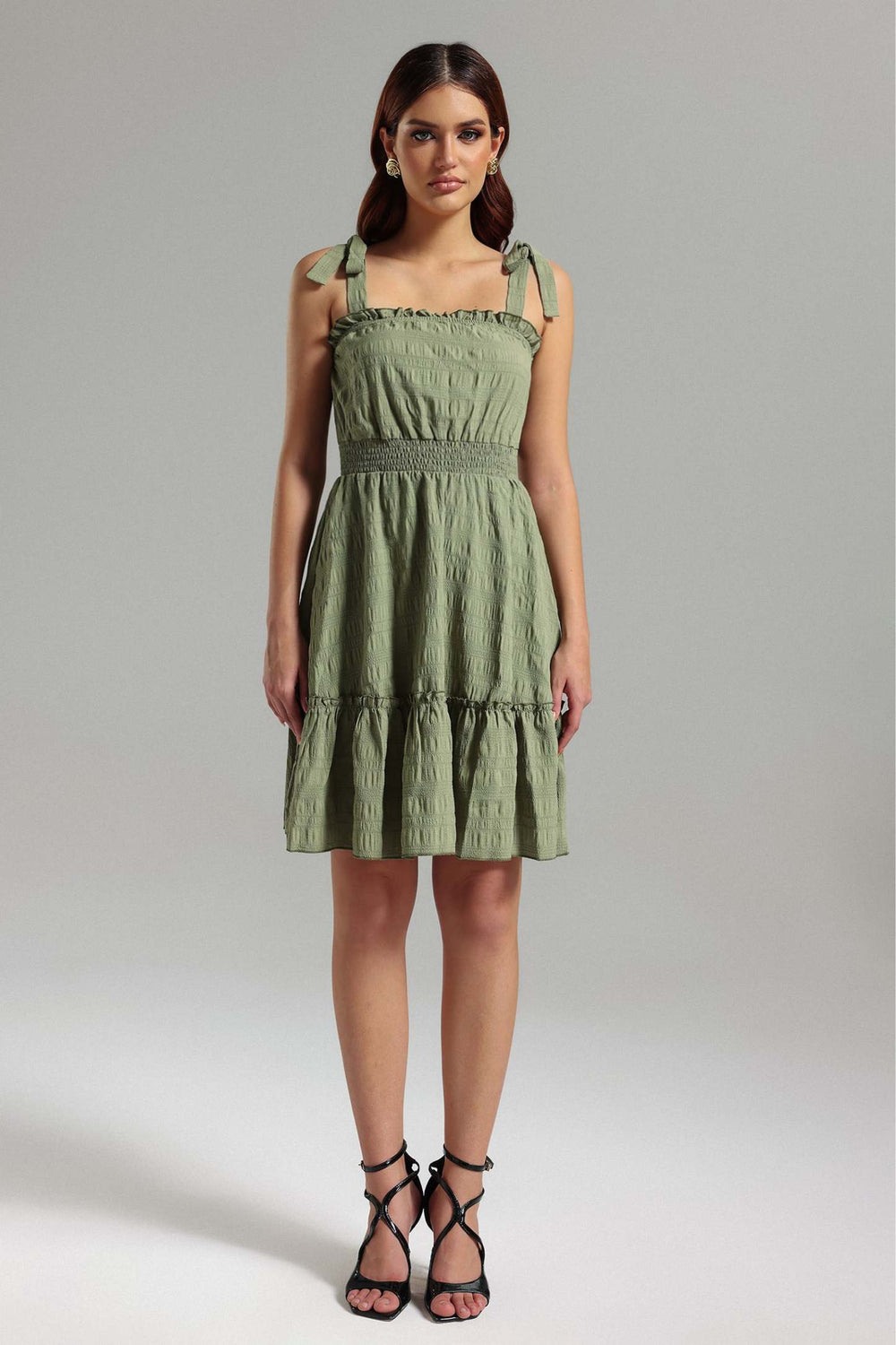 Halter yaka mini elbise, polyester kumaş, siyah renkli