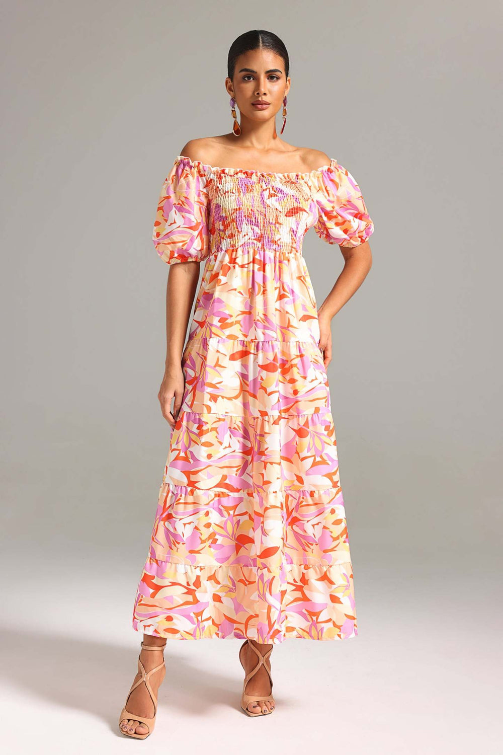 Omuzları açık, baskılı polyester maxi elbise