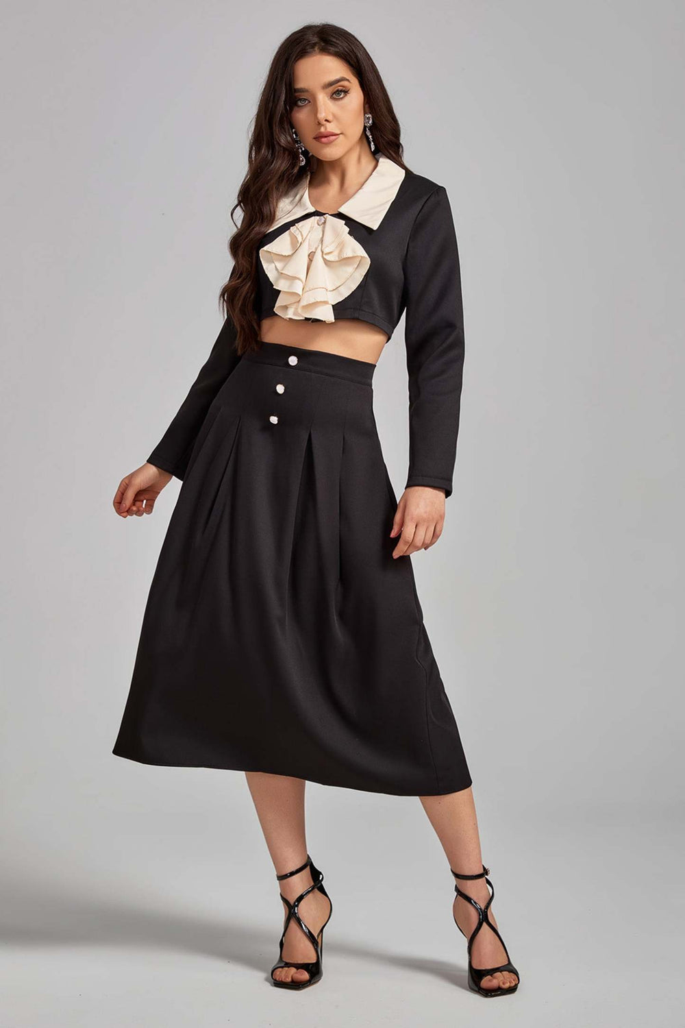 Uzun etekli polyester prenses modeli seti, beyaz renkli.