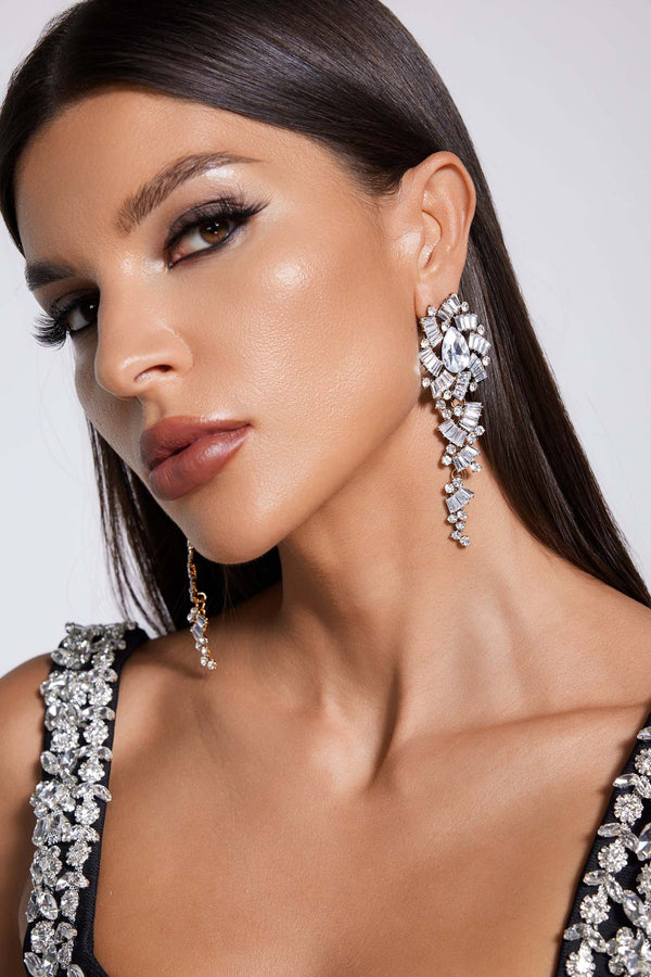 Lureen Taşlı Çiçek Motifli Küpeler