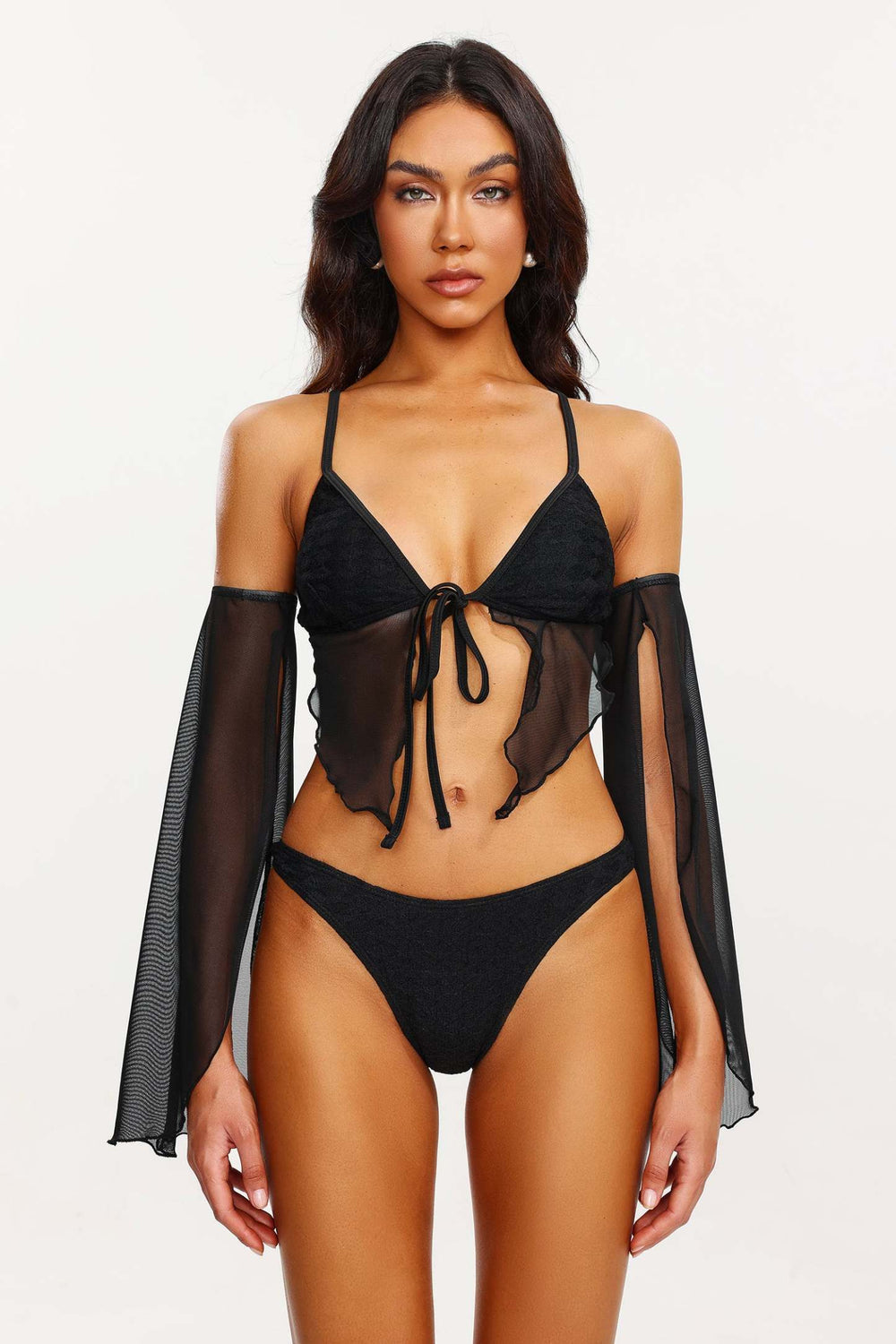 File detaylı kollu bikini, polyester ve spandex malzemeden.