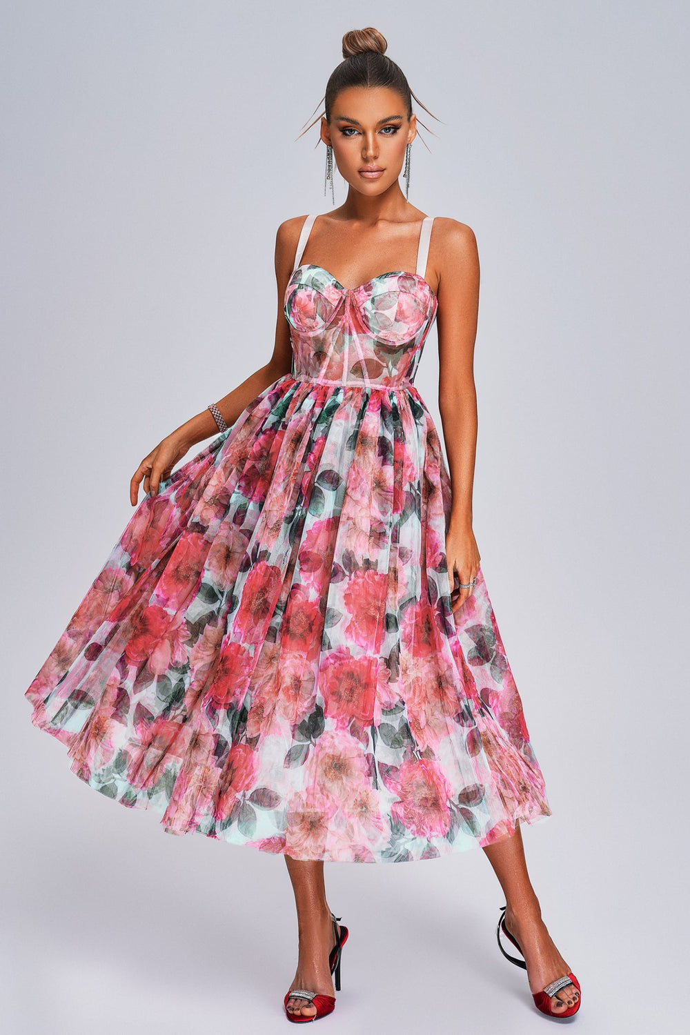 Floral print Sareza midi dress with sweetheart neckline and tying straps.