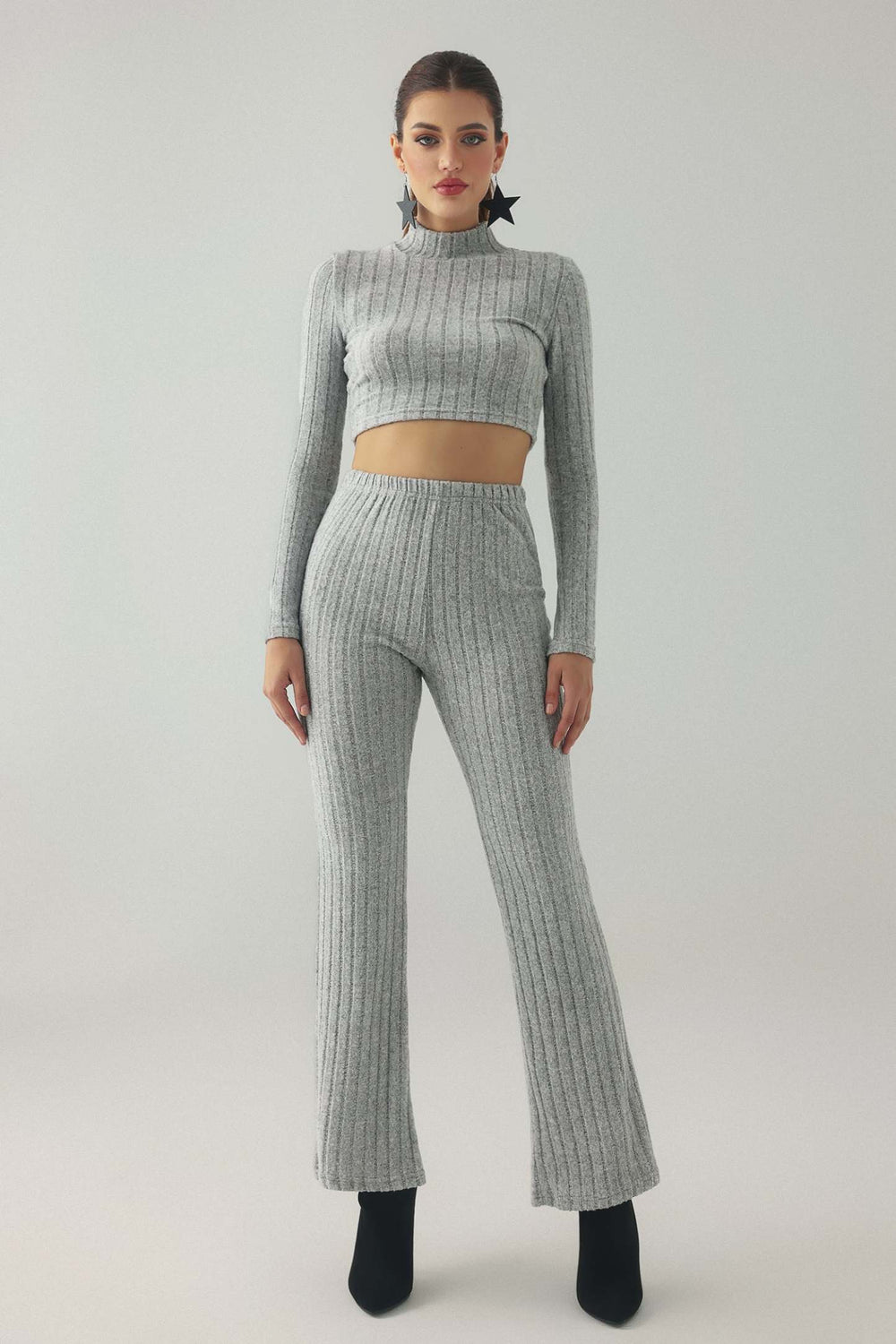 Bisiklet yaka örgü takım, polyester ve spandex karışımı, gri renkli