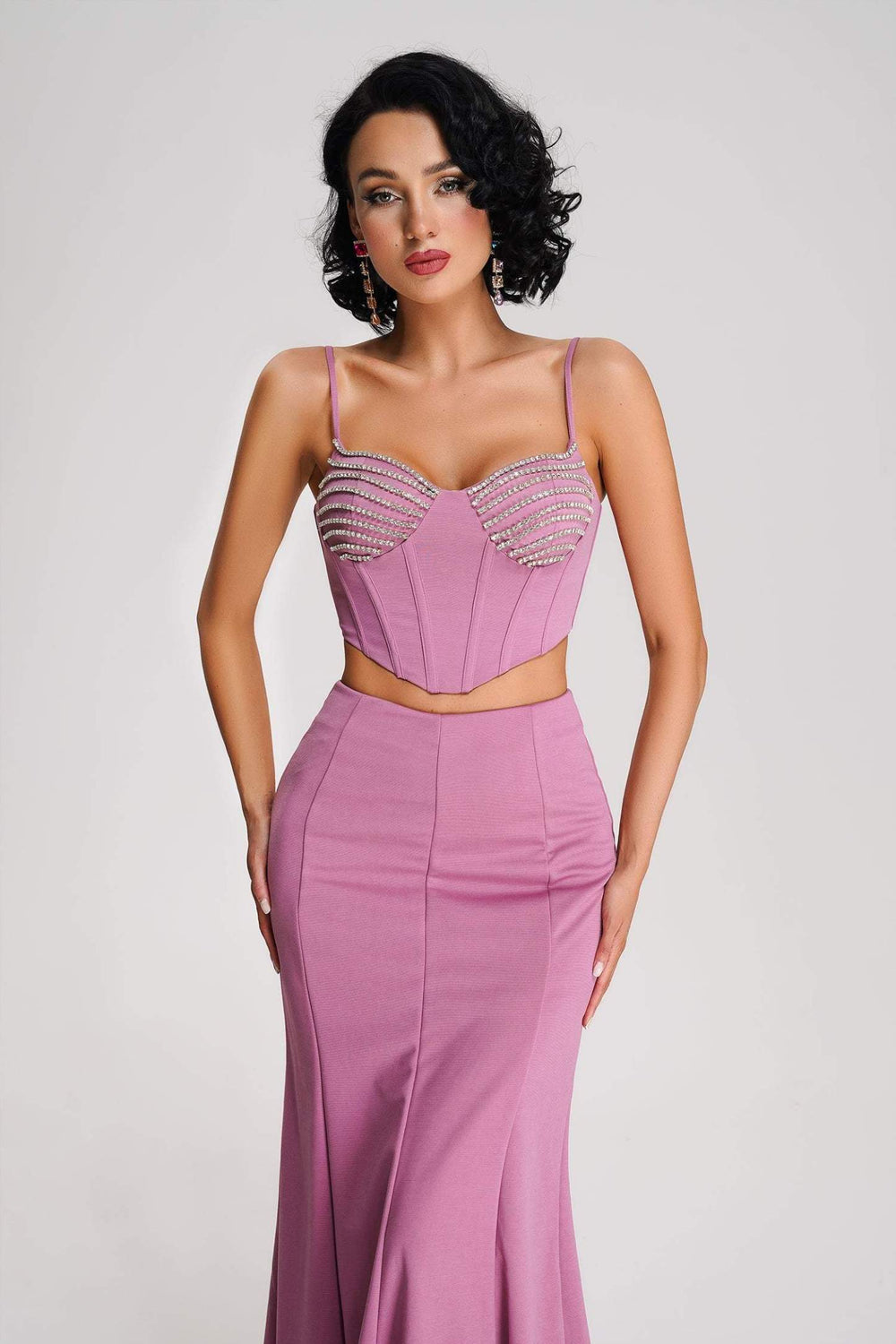 Elastik polyester kumaştan elana takımı, taş detaylı