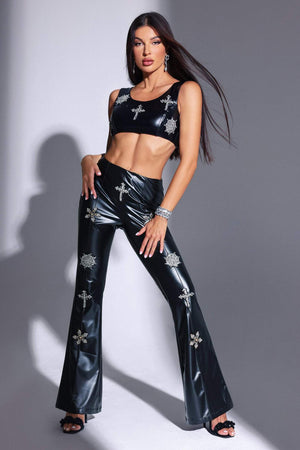 Ekolojik deri takım, polyester ve spandex karışımı, kuru temizleme yöntemiyle yıkanır.
